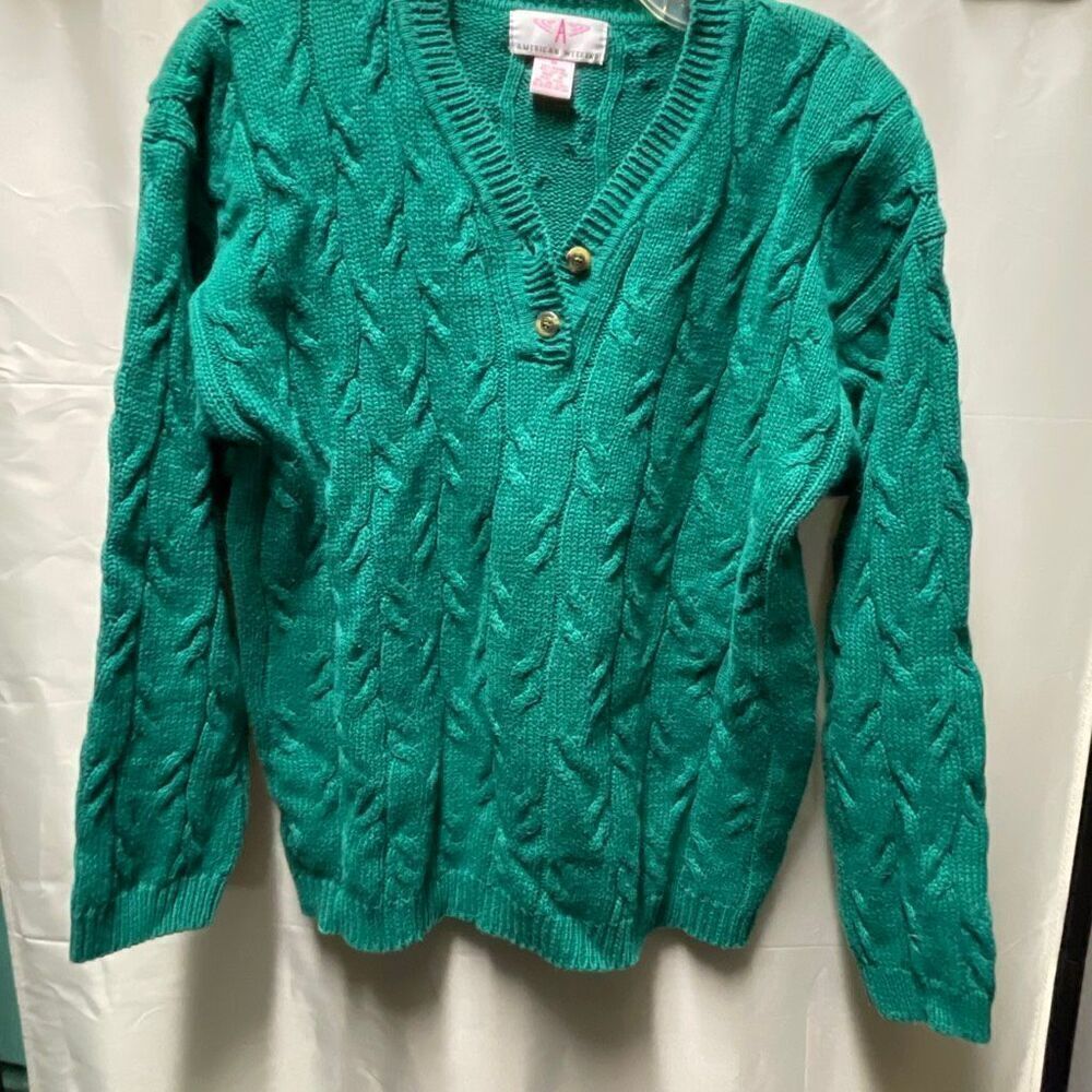 Vintage ☘️American Weekend green size M Ramie cotton sweater. Hong Kong
